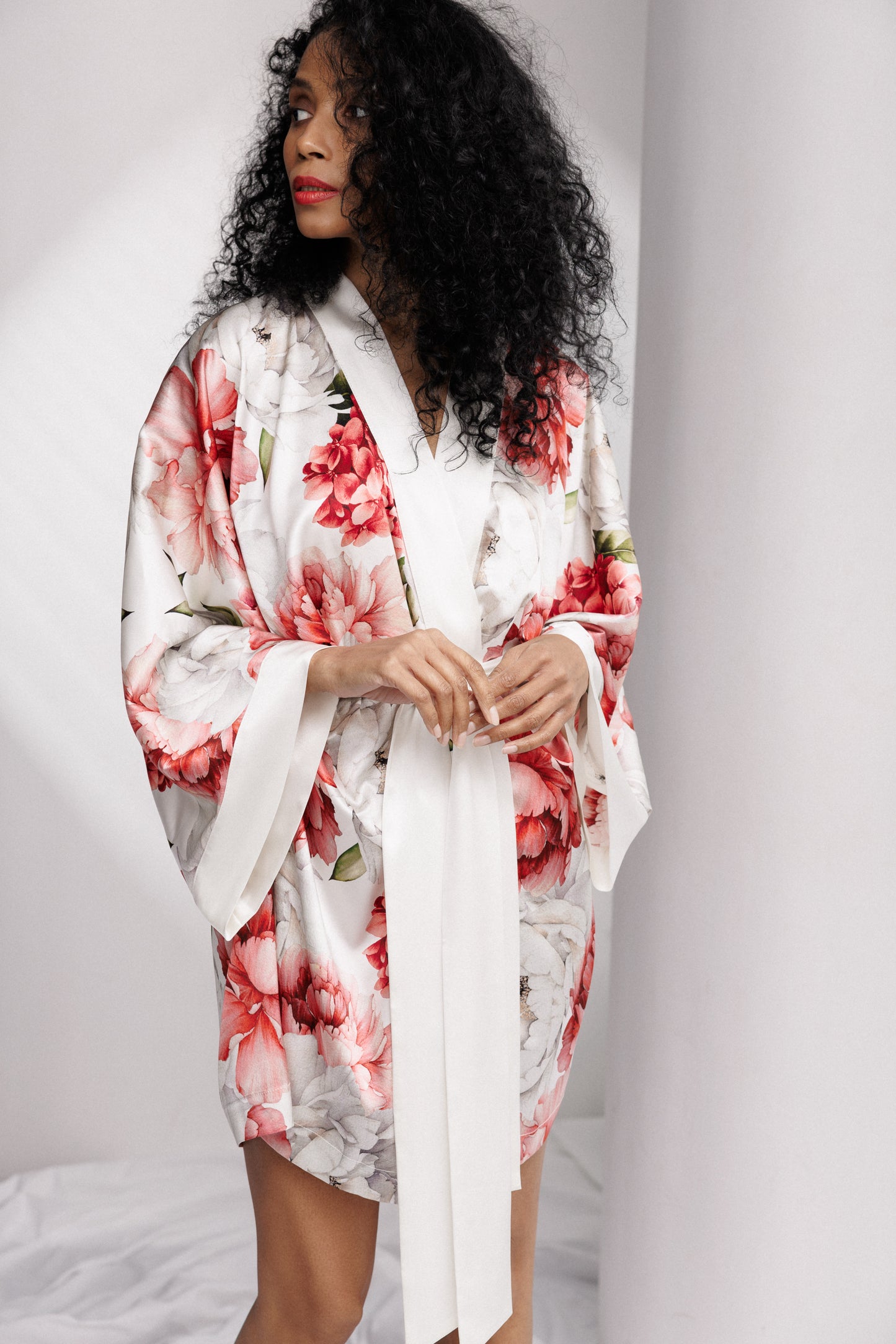 Peony Allure Short Robe in Blue